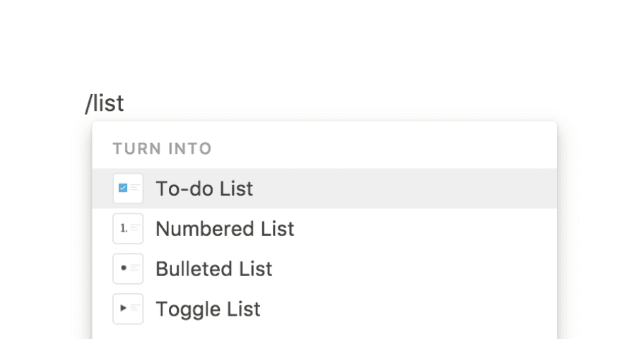 Screenshot eines Popup-Menüs, das sich nach Eingabe eines Schrägstrichs öffnet und Blöcke enthält, in die der Text umgewandelt werden kann